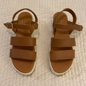 Platform sandals